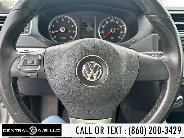 Photo of 2014 Reflex Silver Metallic Volkswagen Jetta