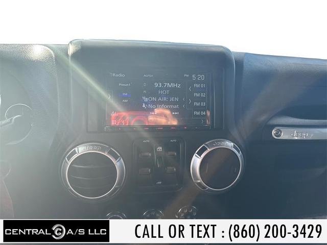 Photo of 2016 Bright White Clearcoat Jeep Wrangler Unlimited