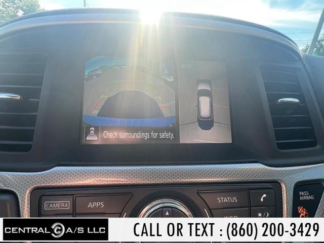 Photo of 2018 Magnetic Black Nissan Pathfinder
