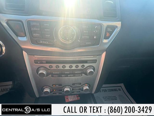 Photo of 2018 Magnetic Black Nissan Pathfinder