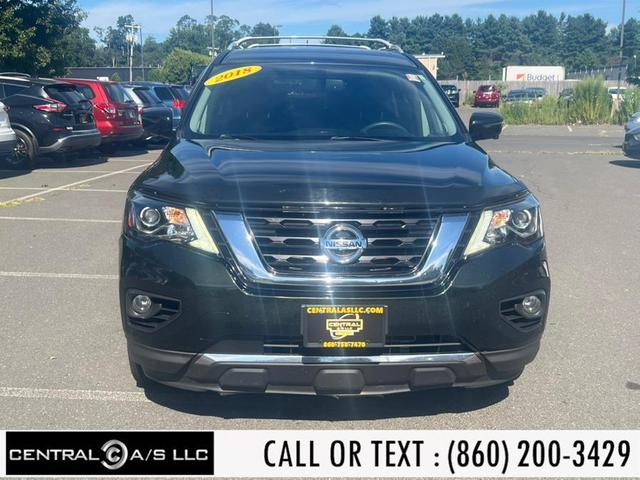 Photo of 2018 Magnetic Black Nissan Pathfinder