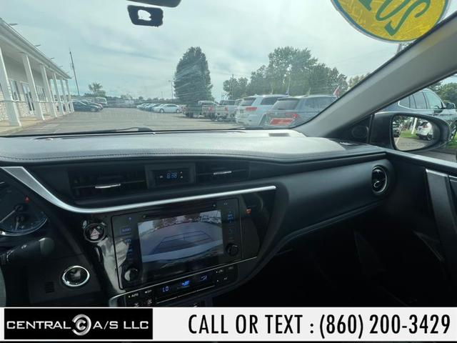 Photo of 2019 Blizzard Pearl Toyota Corolla