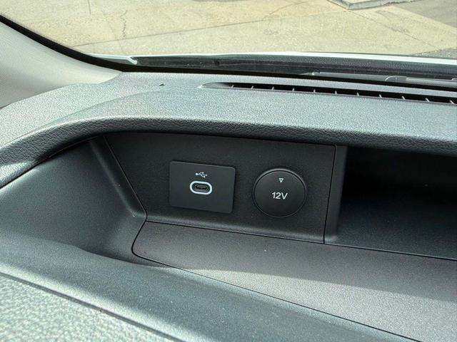 Photo of 2025 Oxford White Ford Transit-250