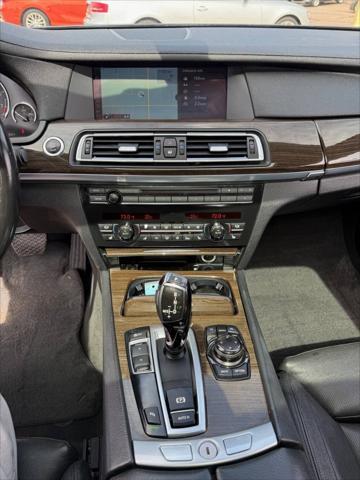 Photo of 2012 Gray BMW 750