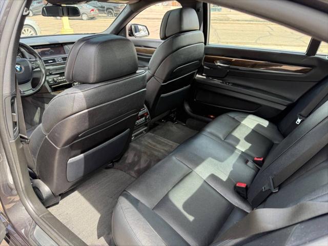 Photo of 2012 Gray BMW 750