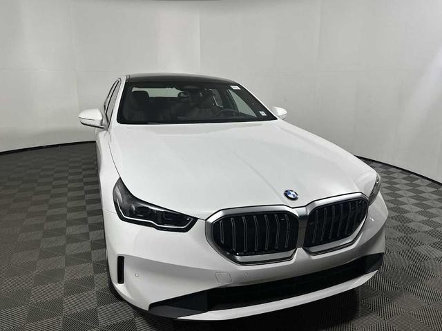 Photo of 2026 Alpine White BMW 530