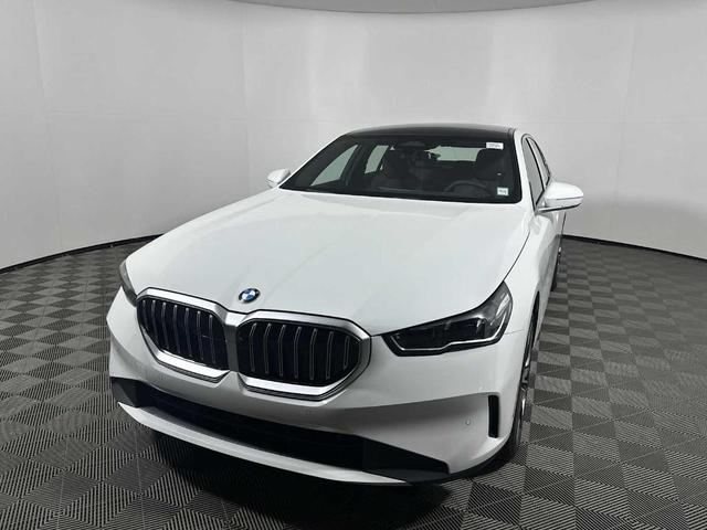Photo of 2026 Alpine White BMW 530