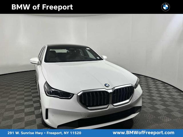 Photo of 2026 Alpine White BMW 530