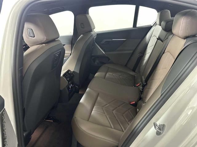 Photo of 2026 Alpine White BMW 530