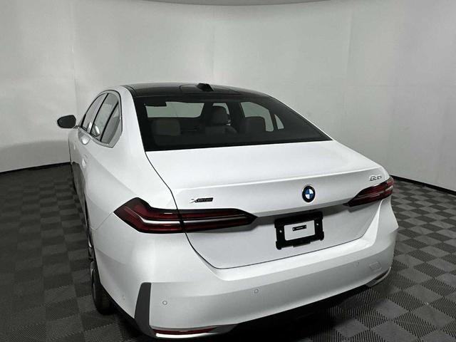 Photo of 2026 Alpine White BMW 530