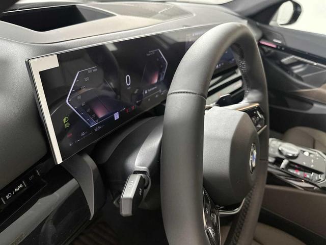 Photo of 2026 Alpine White BMW 530