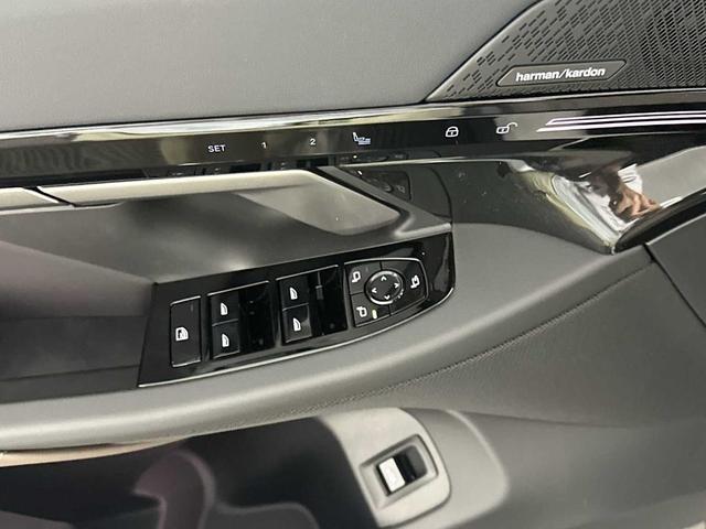 Photo of 2026 Alpine White BMW 530