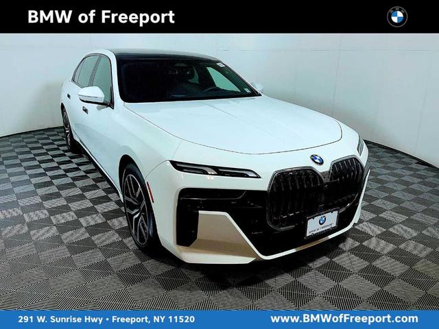 2025 BMW 740