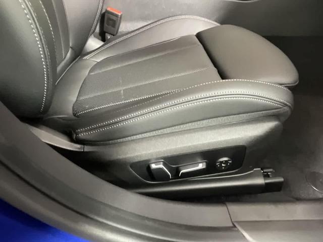 Photo of 2025 Portimao Blue Metallic BMW 330