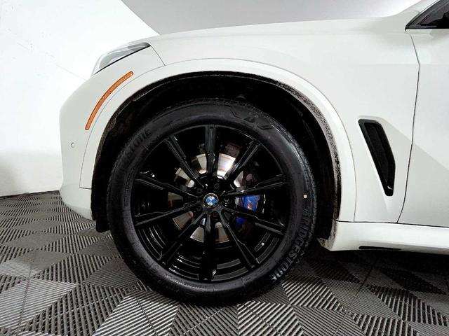 Photo of 2023 Alpine White BMW X5