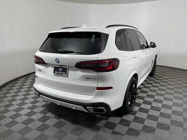 Photo of 2023 Alpine White BMW X5