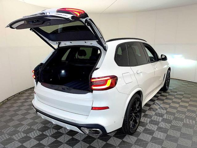 Photo of 2023 Alpine White BMW X5