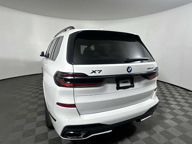 Photo of 2026 Alpine White BMW X7