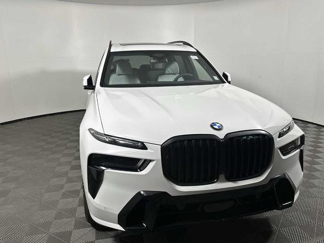 Photo of 2026 Alpine White BMW X7