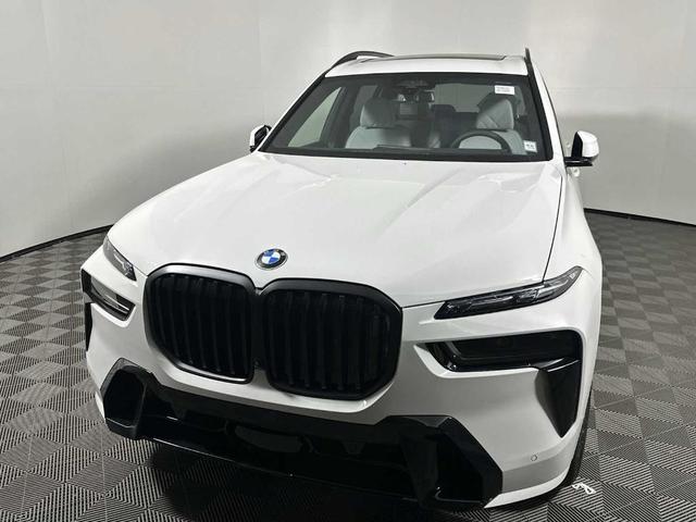 Photo of 2026 Alpine White BMW X7