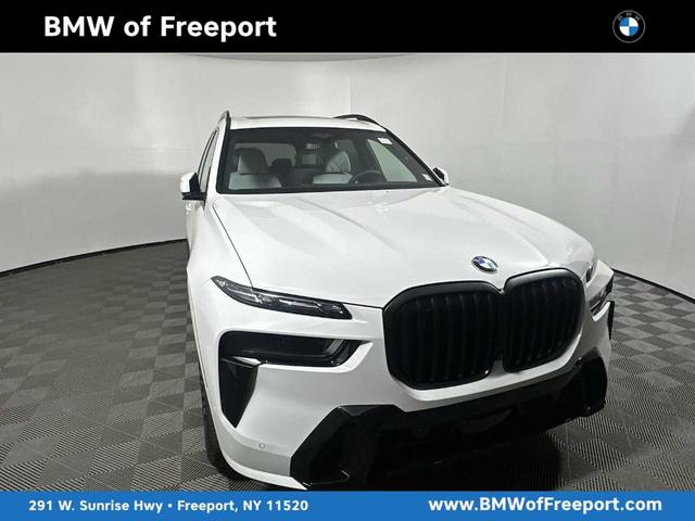 Photo of 2026 Alpine White BMW X7
