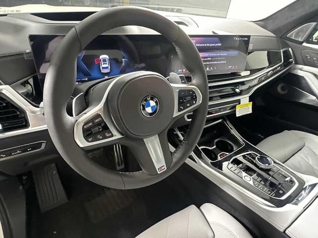Photo of 2026 Alpine White BMW X7