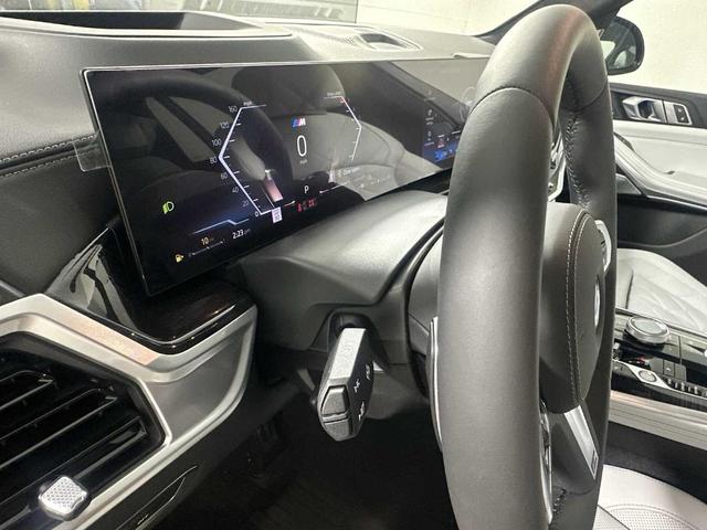 Photo of 2026 Alpine White BMW X7