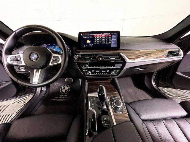 Photo of 2022 Dark Graphite Metallic BMW 530