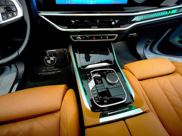 Photo of 2024 Gray Metallic BMW X5