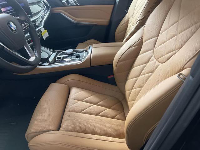 Photo of 2024 Black Sapphire Metallic BMW X5