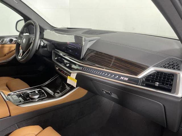 Photo of 2024 Black Sapphire Metallic BMW X5