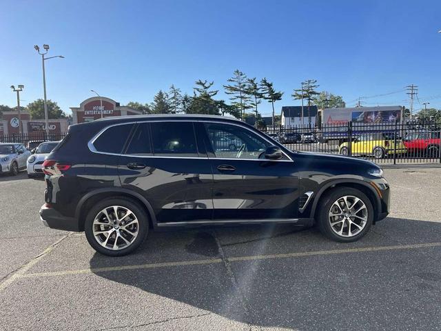 Photo of 2024 Black Sapphire Metallic BMW X5