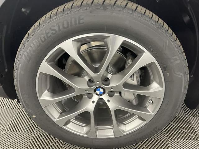 Photo of 2024 Black Sapphire Metallic BMW X5