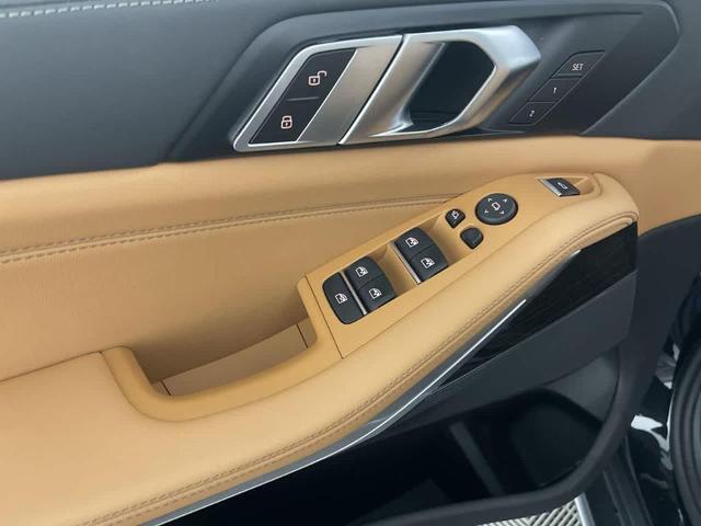 Photo of 2024 Black Sapphire Metallic BMW X5