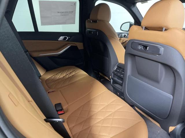 Photo of 2024 Black Sapphire Metallic BMW X5
