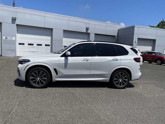 Photo of 2023 Mineral White Metallic BMW X5