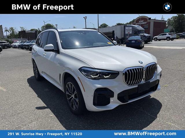 Photo of 2023 Mineral White Metallic BMW X5