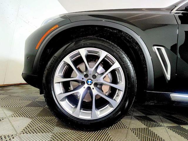 Photo of 2023 Jet Black BMW X5
