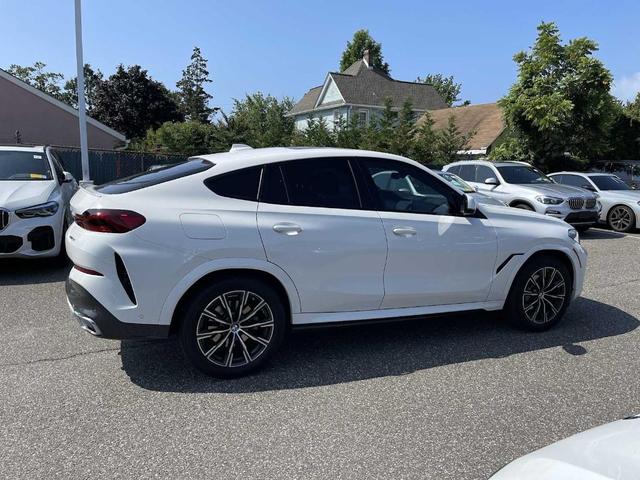 Photo of 2023 Alpine White BMW X6