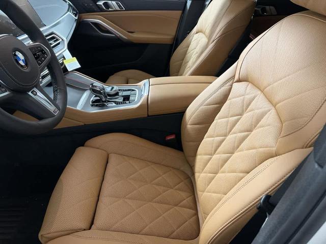 Photo of 2023 Alpine White BMW X6