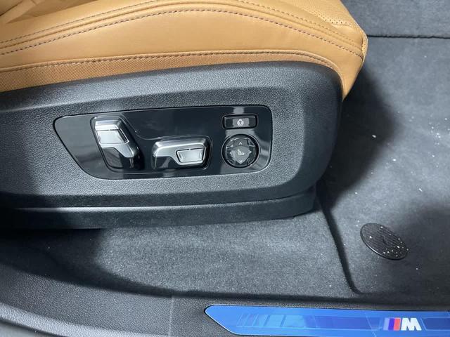 Photo of 2023 Alpine White BMW X6