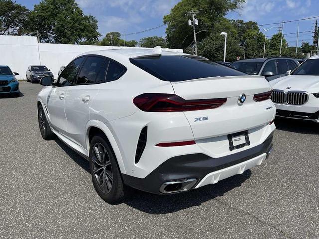 Photo of 2023 Alpine White BMW X6