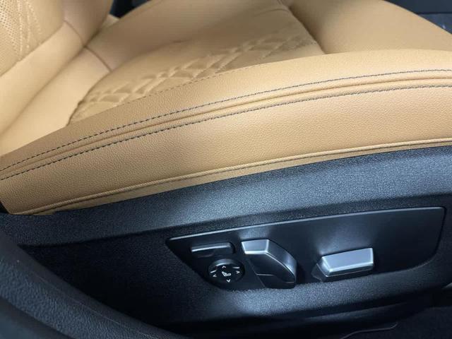 Photo of 2022 Phytonic Blue Metallic BMW 530