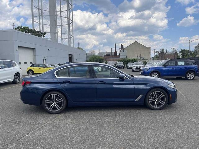 Photo of 2022 Phytonic Blue Metallic BMW 530