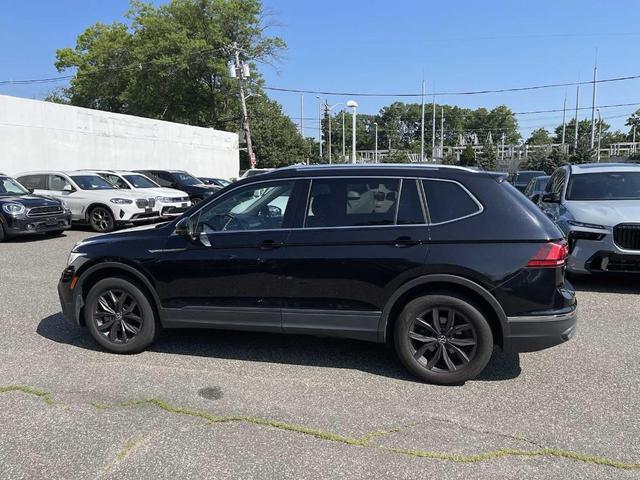 Photo of 2022 Deep Black Pearl Effect Volkswagen Tiguan
