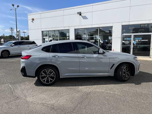 Photo of 2023 Gray Metallic BMW X4