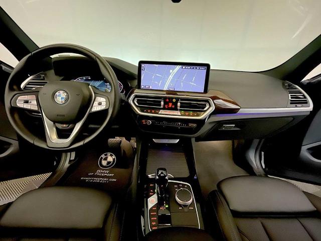Photo of 2022 Jet Black BMW X3
