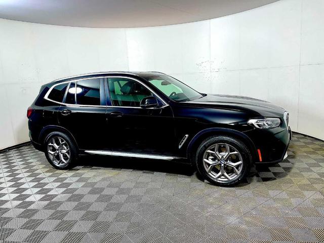 Photo of 2022 Jet Black BMW X3