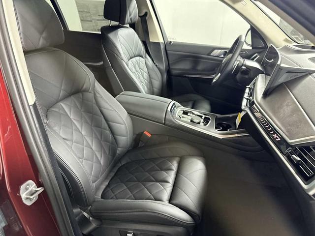 Photo of 2026 Aventurin Red Metallic BMW X7