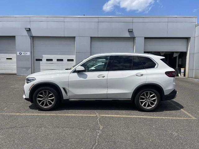 Photo of 2022 Alpine White BMW X5